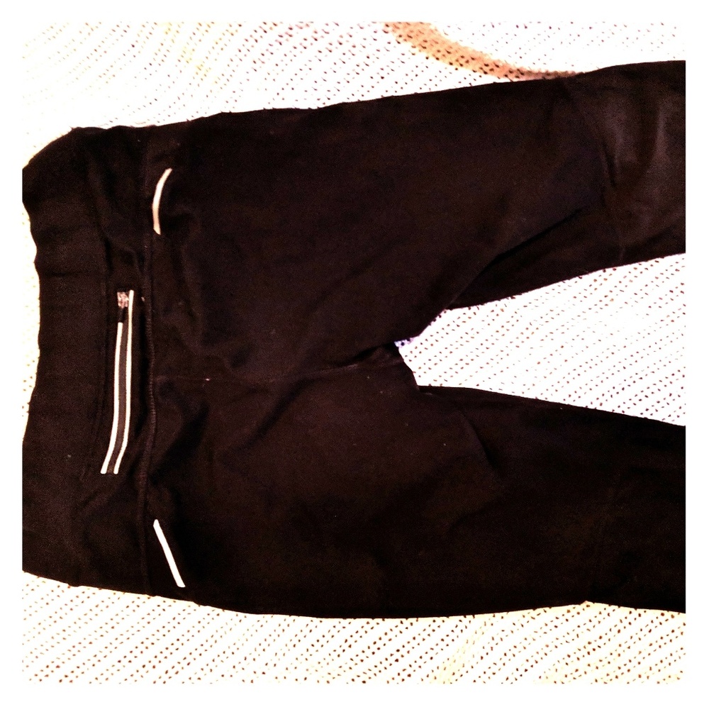 Athleta Medium Crop Capri Leggings